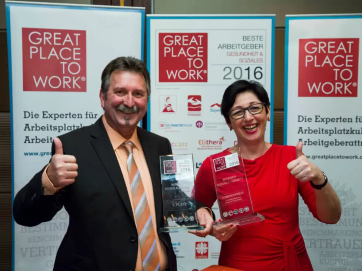 geschaeftsfuehrung-integra-mit-auszeichnung-great-place-to-work-2016